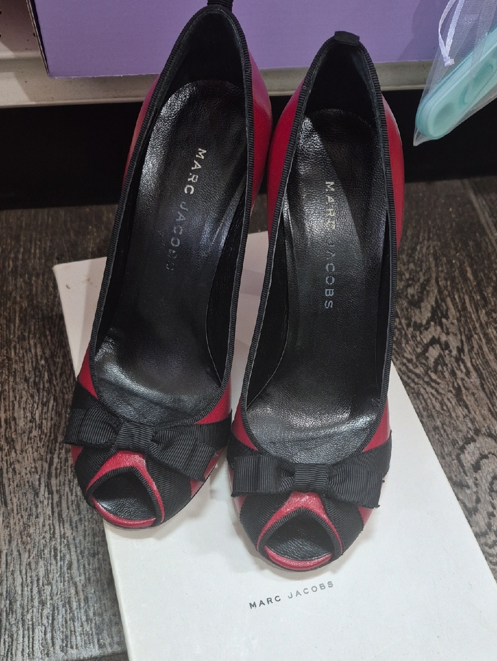 Marc Jacobs Red and Black Peep-Toe Bow Pumps Size 6.5 -EUC